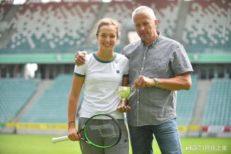 艾菲尔丁：从中甲新秀到海港新援，足球之路的砥砺前行.