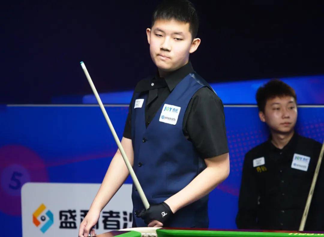 季的表现依 季的表现依